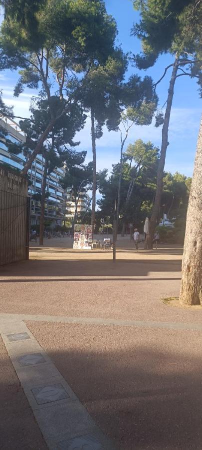 Chez Chantal 3 Chambres Au Centre Touristique De Salou Avec Garage Экстерьер фото