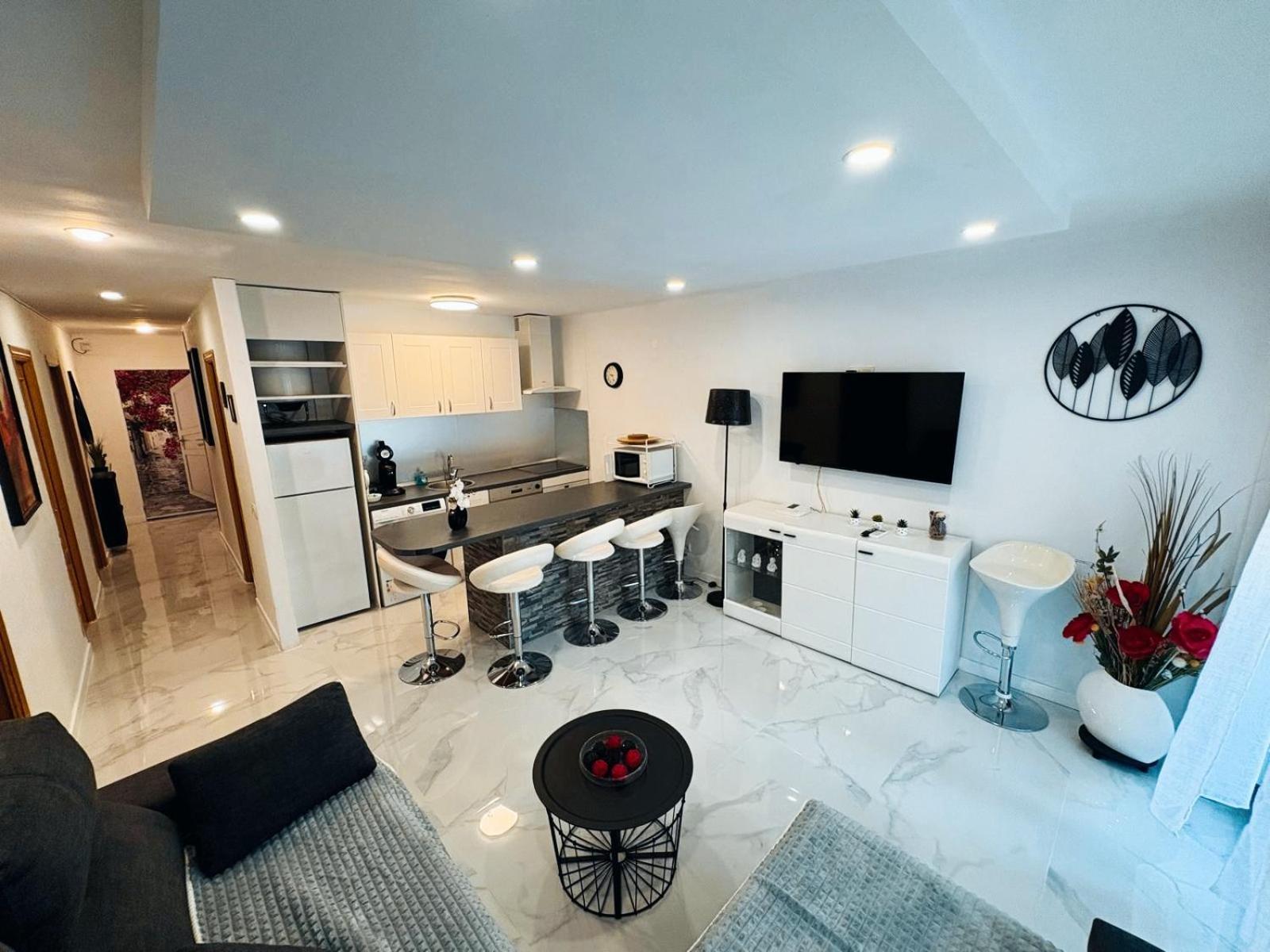 Chez Chantal 3 Chambres Au Centre Touristique De Salou Avec Garage Экстерьер фото