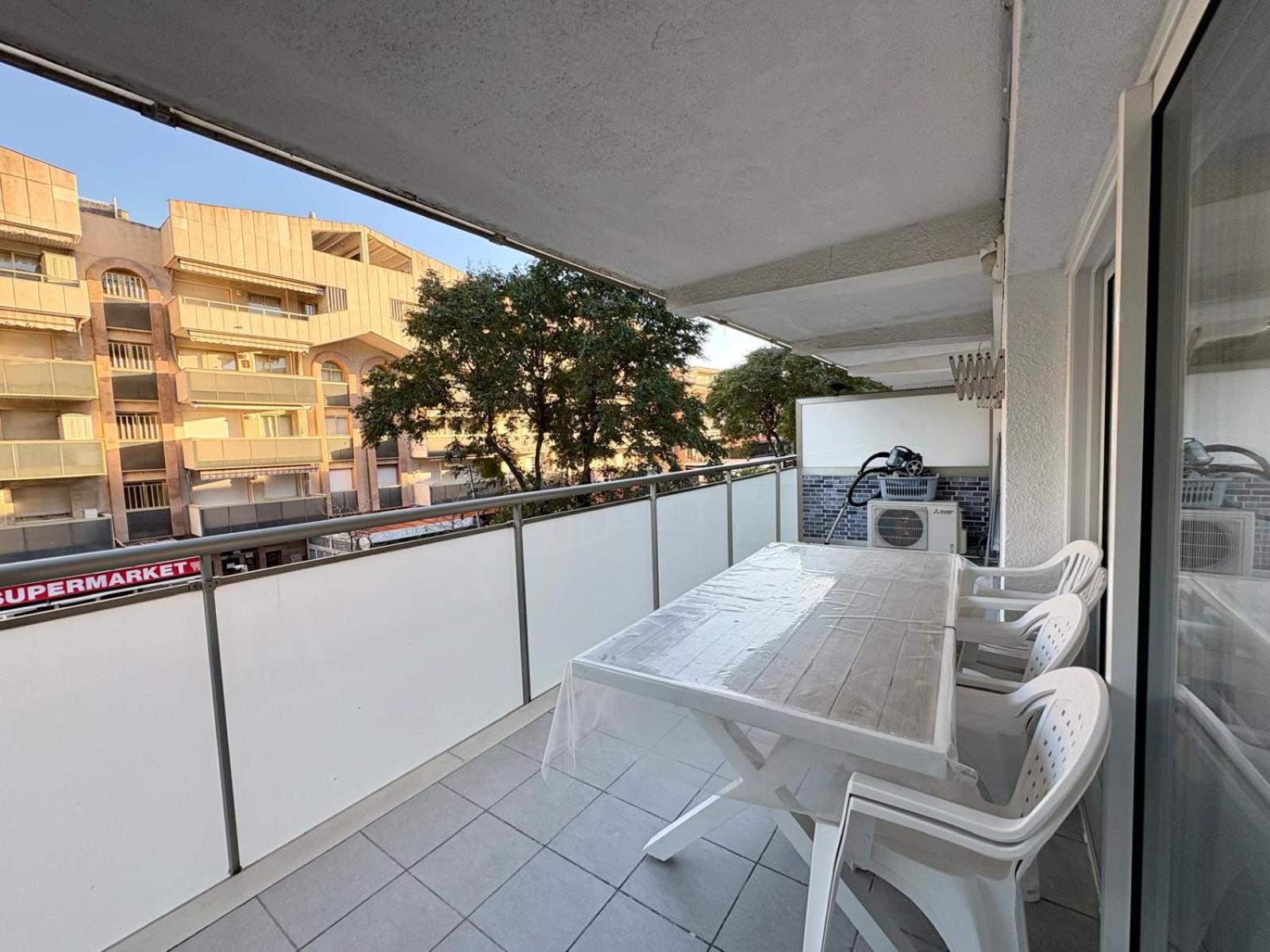 Chez Chantal 3 Chambres Au Centre Touristique De Salou Avec Garage Экстерьер фото